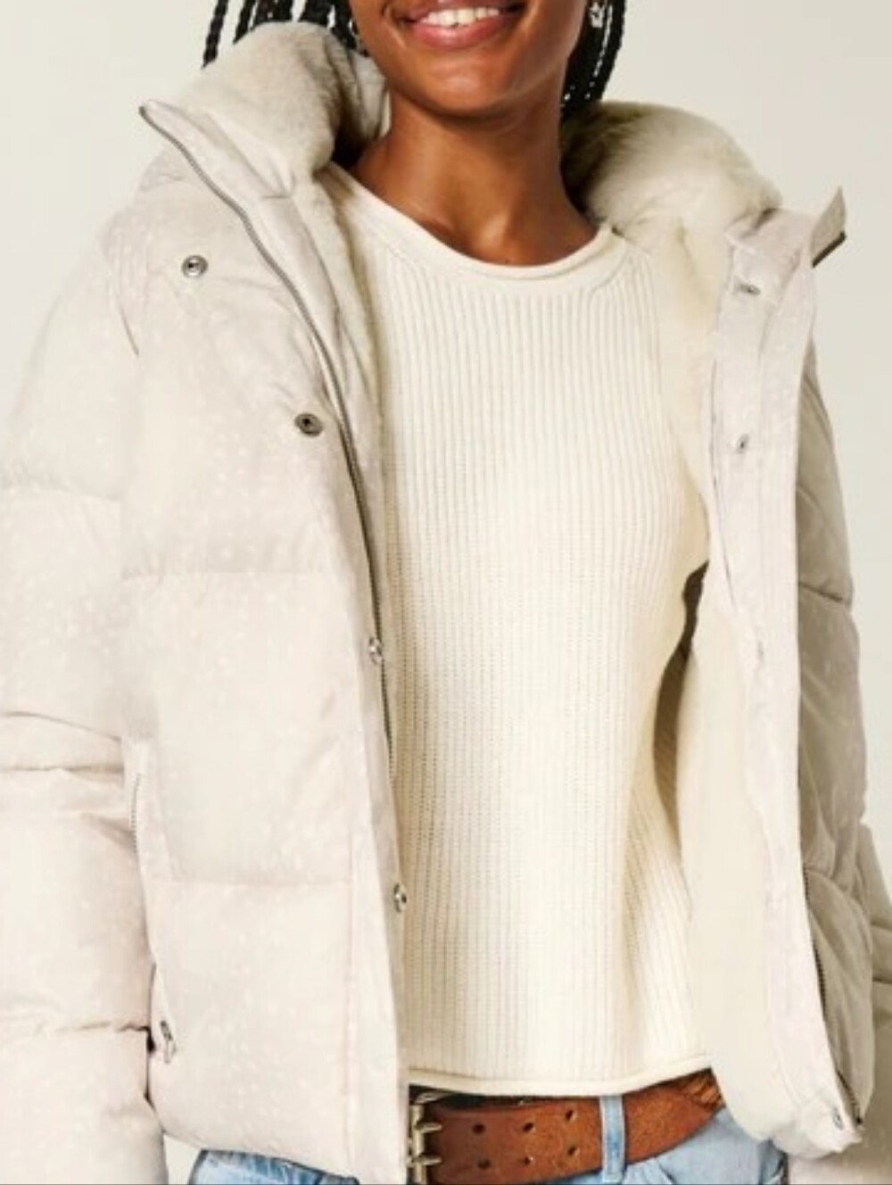 Hollister Cream Patterned Puffer Jacket with Faux Fur Lining - Size M | Winter